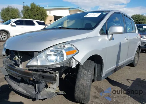 2010 Nissan Versa 1.8S z USA, uszkodzony, nr VIN 3N1BC1CPXAL389249